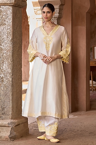 Daisy Ivory Silk Chanderi Sequins Embroidered Kaftan Set by Sheetal Batra