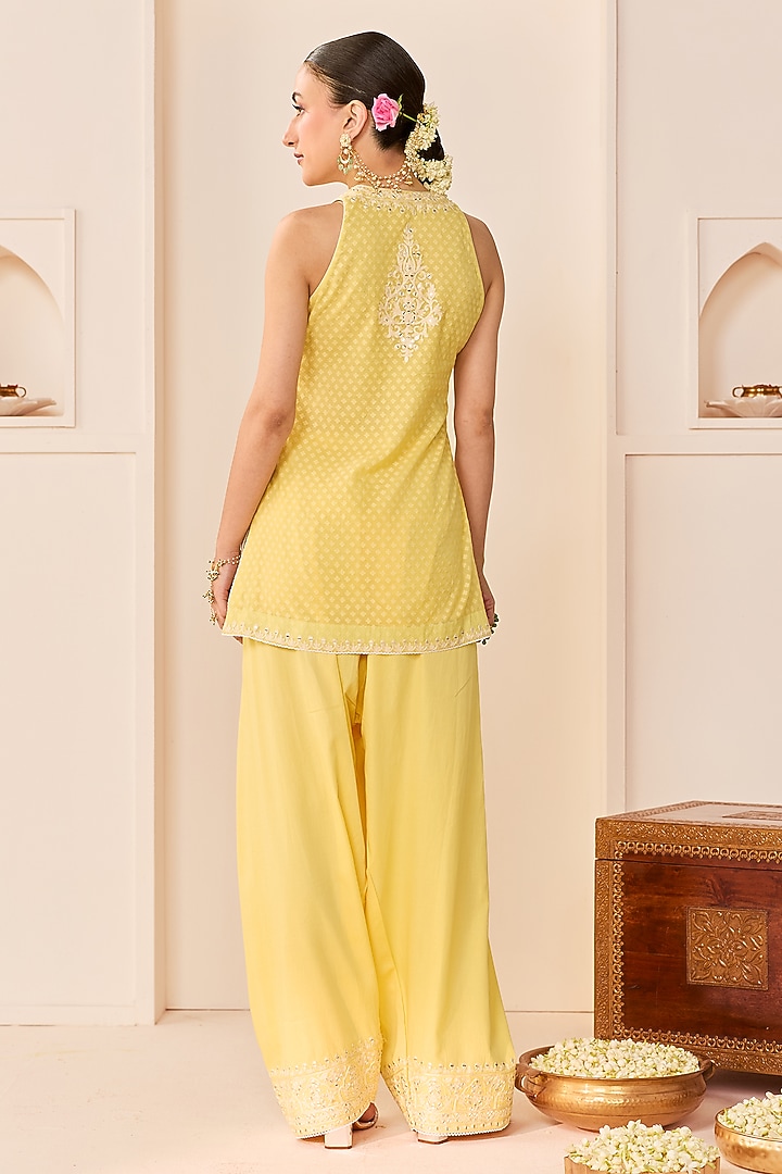 Lemon Yellow Chanderi Silk Brasso Aari Work Short Kurta Set by Sheetal Batra at Pernia's Pop Up Shop