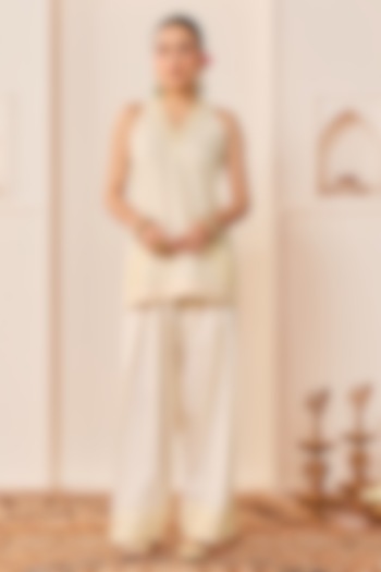 Daisy Ivory Chanderi Silk Brasso Aari Work Short Kurta Set by Sheetal Batra at Pernia's Pop Up Shop