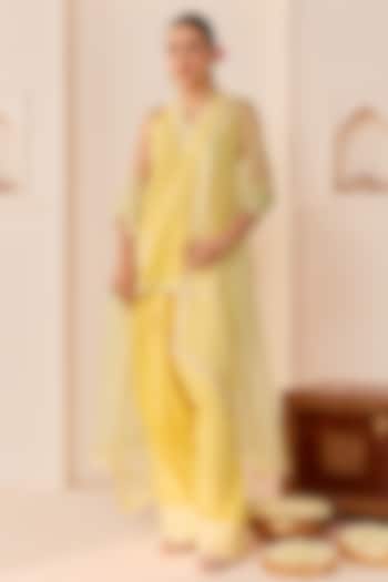 Lemon Yellow Chanderi Silk Brasso Aari Work Short Kurta Set by Sheetal Batra at Pernia's Pop Up Shop