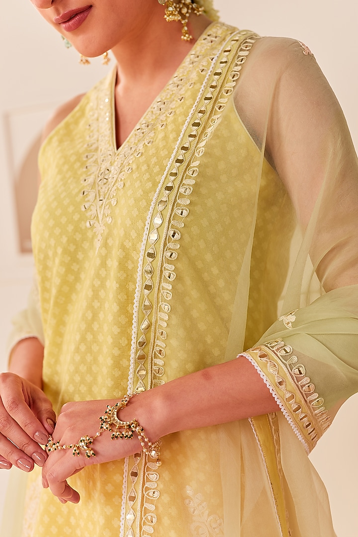 Lemon Yellow Chanderi Silk Brasso Aari Work Short Kurta Set by Sheetal Batra at Pernia's Pop Up Shop