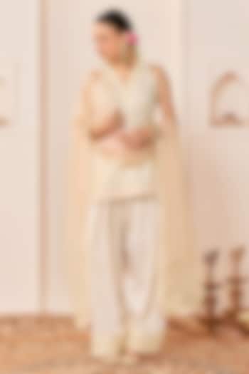 Daisy Ivory Chanderi Silk Brasso Aari Work Short Kurta Set by Sheetal Batra at Pernia's Pop Up Shop