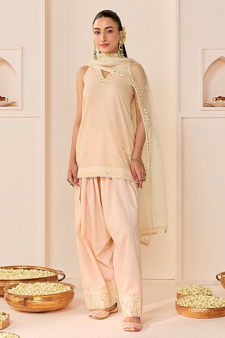 Carnation Pink Chanderi Silk Brasso Aari Work Short Kurta Set by Sheetal Batra at Pernia's Pop Up Shop