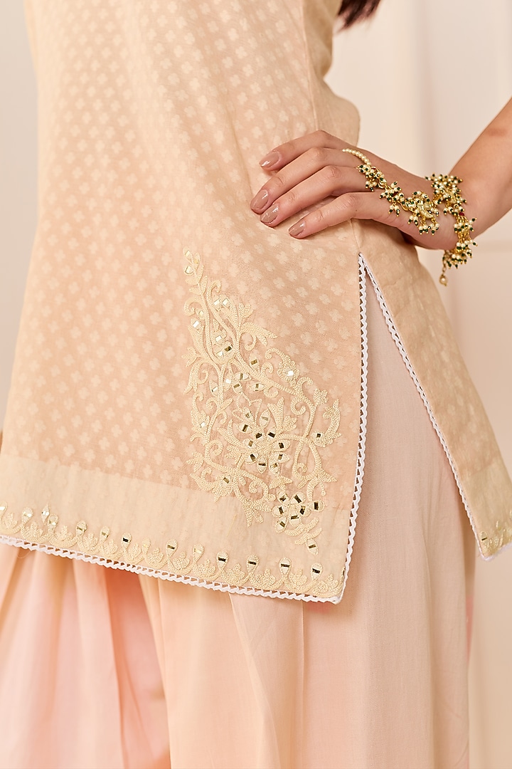 Carnation Pink Chanderi Silk Brasso Aari Work Short Kurta Set by Sheetal Batra at Pernia's Pop Up Shop