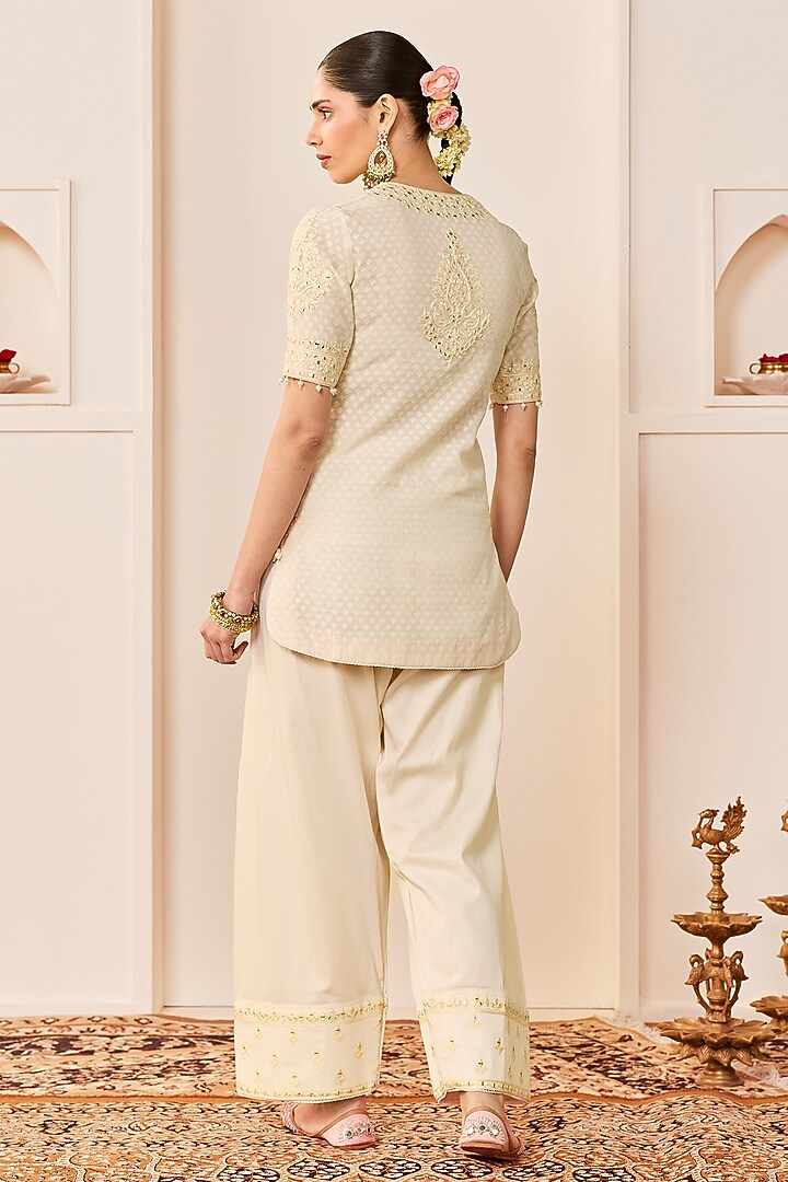 Daisy Ivory Chanderi Silk Brasso Aari Embroidered Short Kurta Set by Sheetal Batra at Pernia's Pop Up Shop