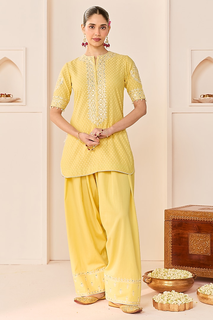 Lemon Yellow Chanderi Silk Brasso Aari Embroidered Short Kurta Set by Sheetal Batra at Pernia's Pop Up Shop