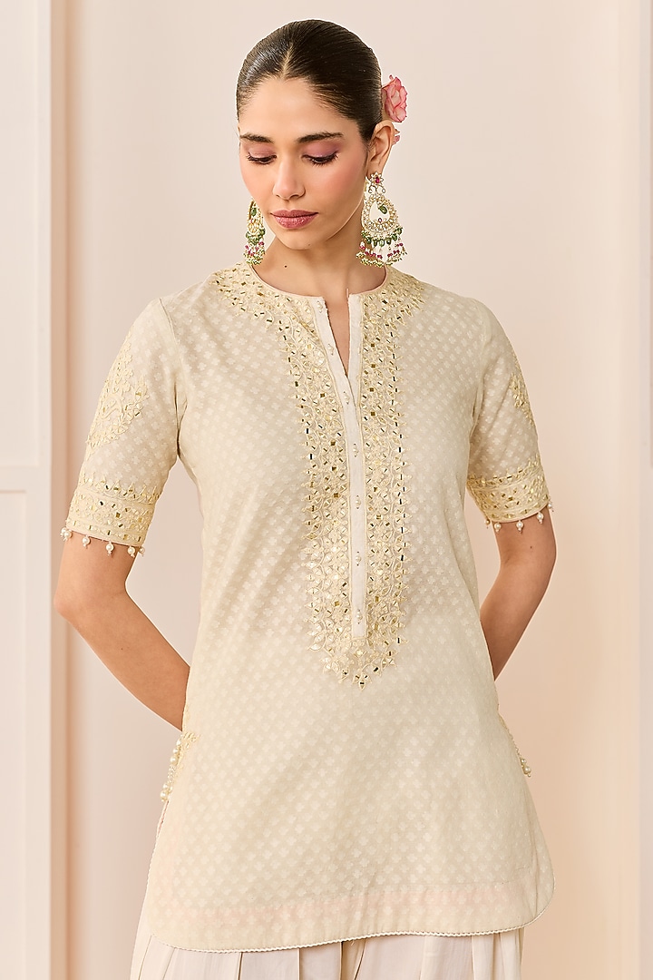 Daisy Ivory Chanderi Silk Brasso Aari Embroidered Short Kurta Set by Sheetal Batra at Pernia's Pop Up Shop