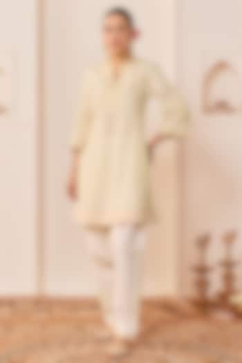 Daisy Ivory Chanderi Silk Brasso Aari Embroidered Short Kurta Set by Sheetal Batra at Pernia's Pop Up Shop