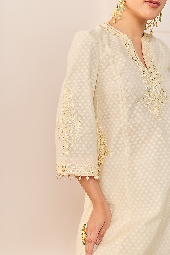 Daisy Ivory Chanderi Silk Brasso Aari Embroidered Short Kurta Set by Sheetal Batra at Pernia's Pop Up Shop