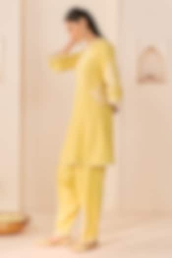 Lemon Yellow Chanderi Silk Brasso Aari Embroidered Short Kurta Set by Sheetal Batra at Pernia's Pop Up Shop
