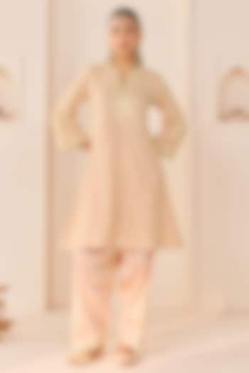 Carnation Pink Chanderi Silk Brasso Aari Embroidered Short Kurta Set by Sheetal Batra at Pernia's Pop Up Shop