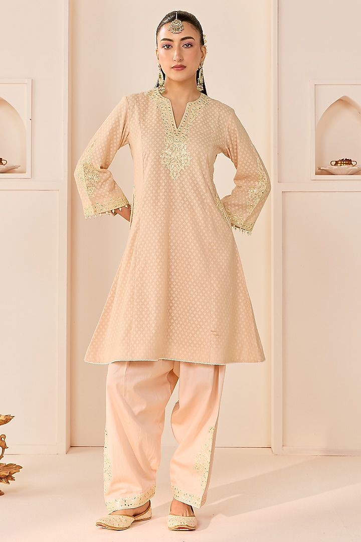 Carnation Pink Chanderi Silk Brasso Aari Embroidered Short Kurta Set by Sheetal Batra at Pernia's Pop Up Shop