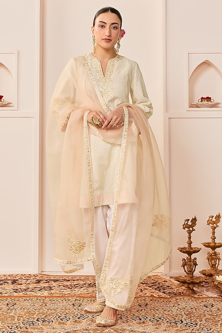 Daisy Ivory Chanderi Silk Brasso Aari Embroidered Short Kurta Set by Sheetal Batra at Pernia's Pop Up Shop