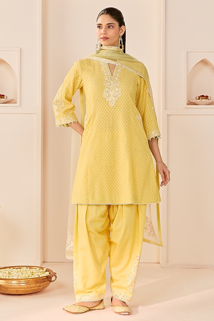 Lemon Yellow Chanderi Silk Brasso Aari Embroidered Short Kurta Set by Sheetal Batra at Pernia's Pop Up Shop