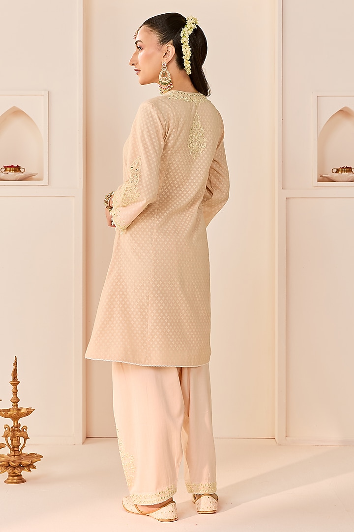 Carnation Pink Chanderi Silk Brasso Aari Embroidered Short Kurta Set by Sheetal Batra at Pernia's Pop Up Shop