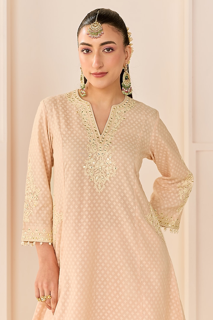 Carnation Pink Chanderi Silk Brasso Aari Embroidered Short Kurta Set by Sheetal Batra at Pernia's Pop Up Shop