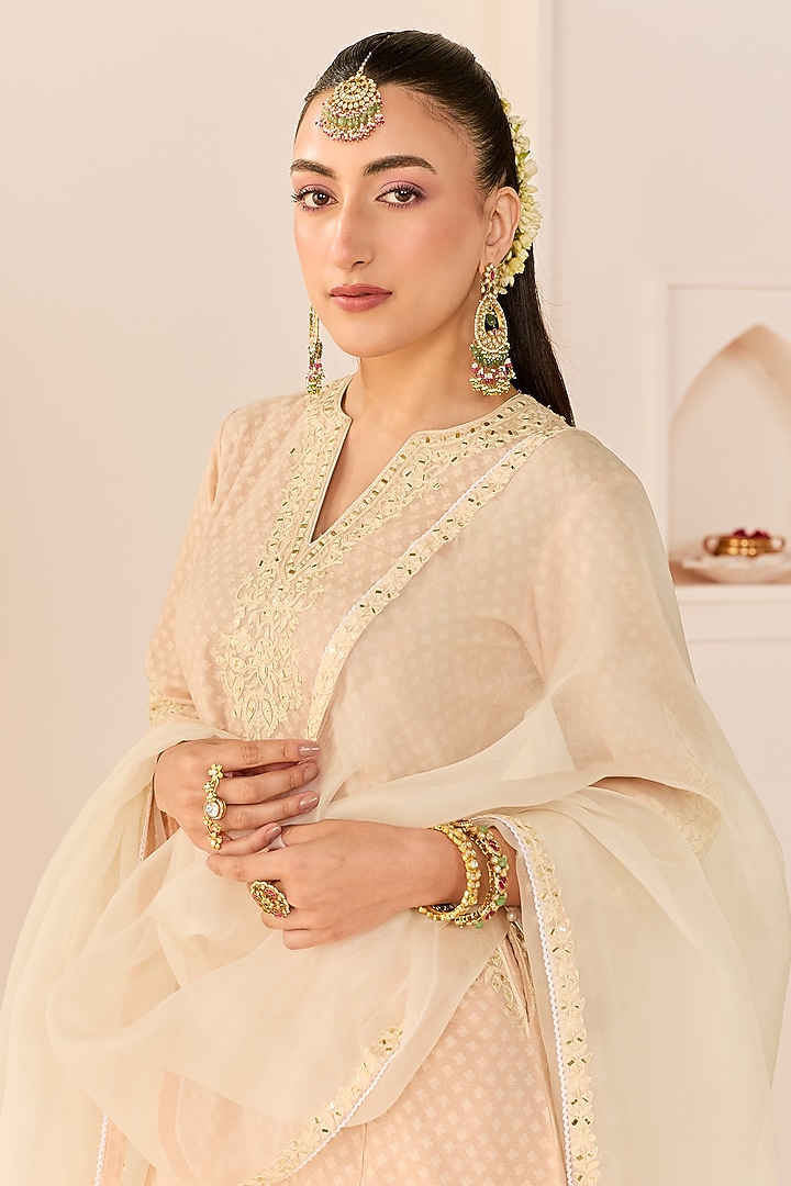 Carnation Pink Chanderi Silk Brasso Aari Embroidered Short Kurta Set by Sheetal Batra at Pernia's Pop Up Shop