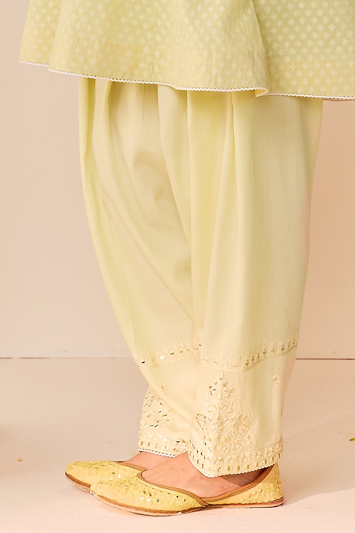 Mint Green Chanderi Silk Brasso Mirror Embroidered Kurta Set by Sheetal Batra at Pernia's Pop Up Shop