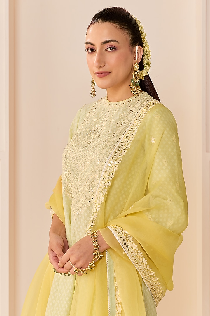 Mint Green Chanderi Silk Brasso Mirror Embroidered Kurta Set by Sheetal Batra at Pernia's Pop Up Shop