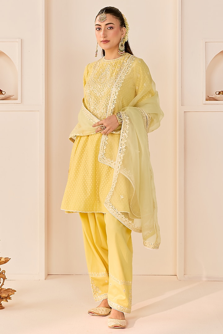 Lemon Yellow Chanderi Silk Brasso Mirror Embroidered Kurta Set by Sheetal Batra at Pernia's Pop Up Shop