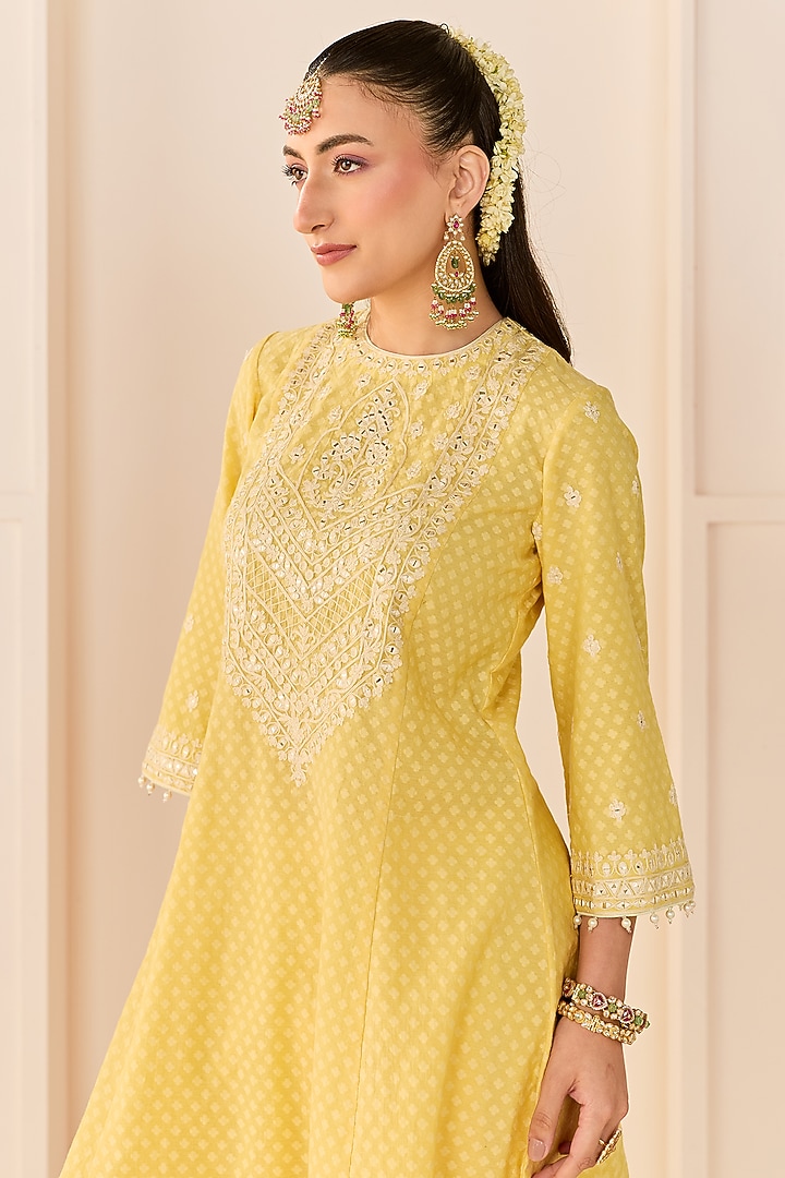 Lemon Yellow Chanderi Silk Brasso Mirror Embroidered Kurta Set by Sheetal Batra at Pernia's Pop Up Shop