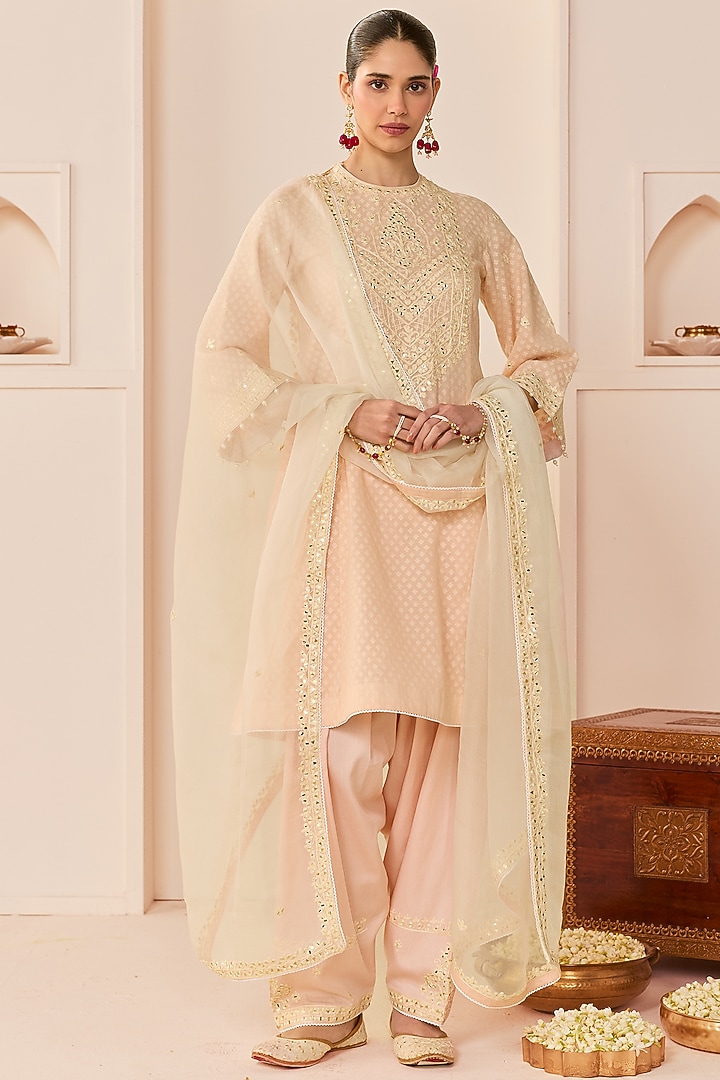 Carnation Pink Chanderi Silk Brasso Mirror Embroidered Kurta Set by Sheetal Batra at Pernia's Pop Up Shop