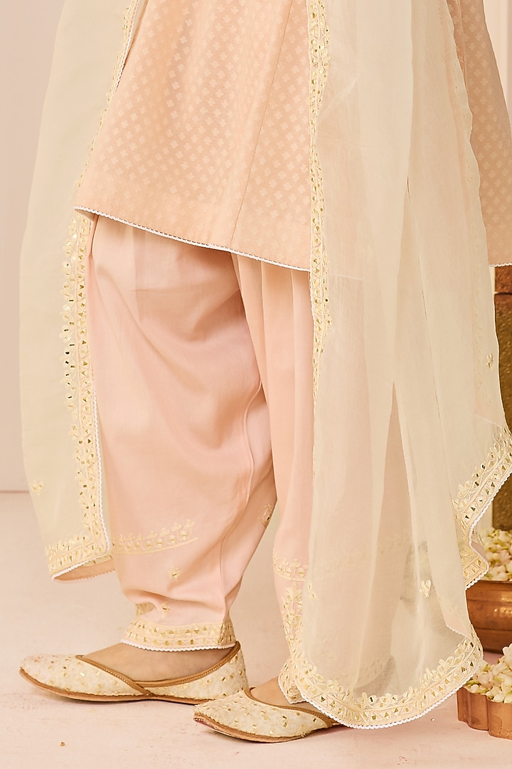 Carnation Pink Chanderi Silk Brasso Mirror Embroidered Kurta Set by Sheetal Batra at Pernia's Pop Up Shop