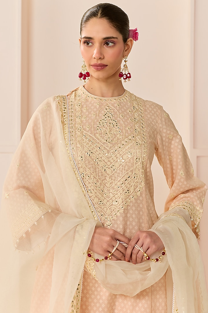 Carnation Pink Chanderi Silk Brasso Mirror Embroidered Kurta Set by Sheetal Batra at Pernia's Pop Up Shop