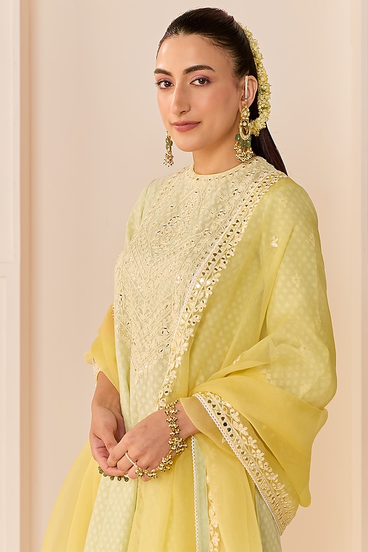 Mint Green Chanderi Silk Brasso Mirror Embroidered Kurta Set by Sheetal Batra at Pernia's Pop Up Shop