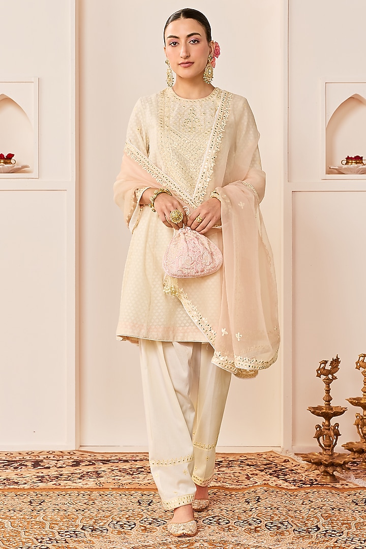 Daisy Ivory Chanderi Silk Brasso Mirror Embroidered Kurta Set by Sheetal Batra at Pernia's Pop Up Shop