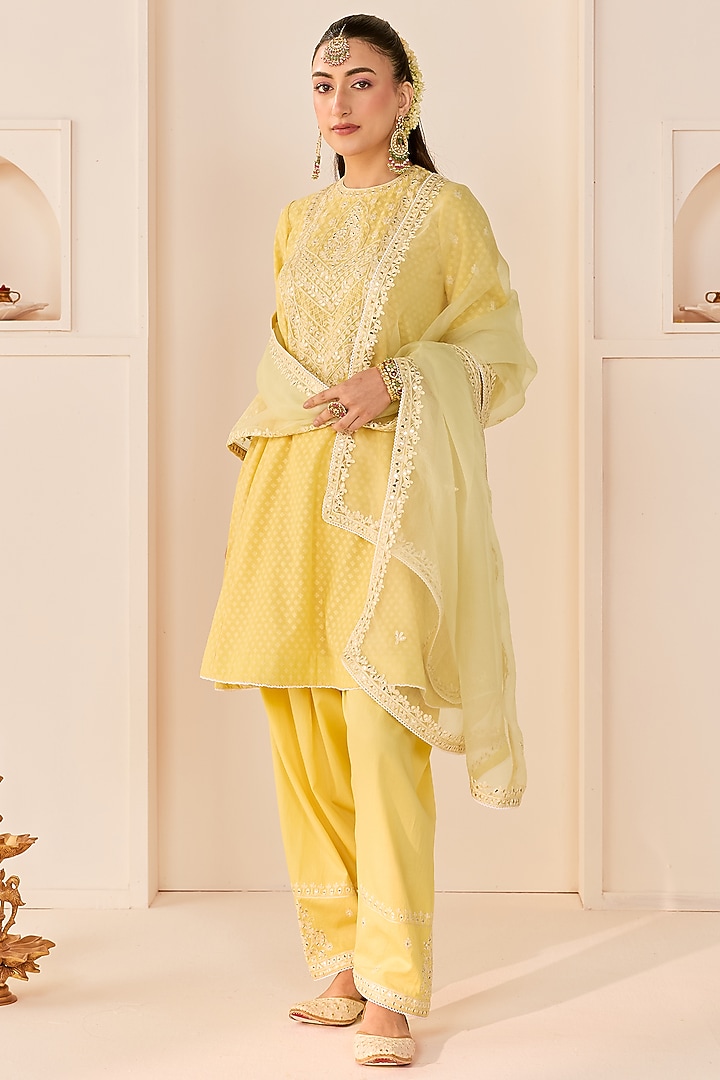 Lemon Yellow Chanderi Silk Brasso Mirror Embroidered Kurta Set by Sheetal Batra at Pernia's Pop Up Shop