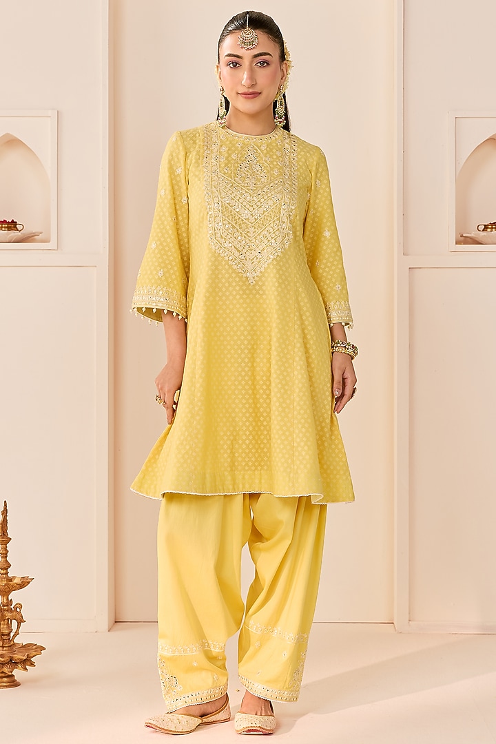 Lemon Yellow Chanderi Silk Brasso Mirror Embroidered Kurta Set by Sheetal Batra at Pernia's Pop Up Shop