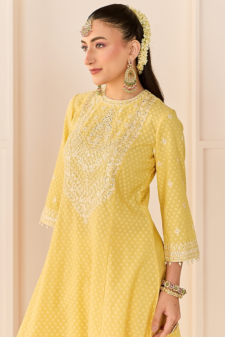 Lemon Yellow Chanderi Silk Brasso Mirror Embroidered Kurta Set by Sheetal Batra at Pernia's Pop Up Shop