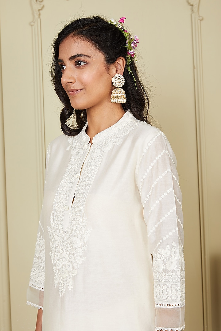 Ivory Chanderi Silk Embroidered Kurta Set by Sheetal Batra at Pernia's Pop Up Shop