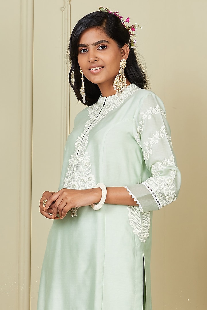 Frosty Green Embroidered Kurta Set by Sheetal Batra at Pernia's Pop Up Shop