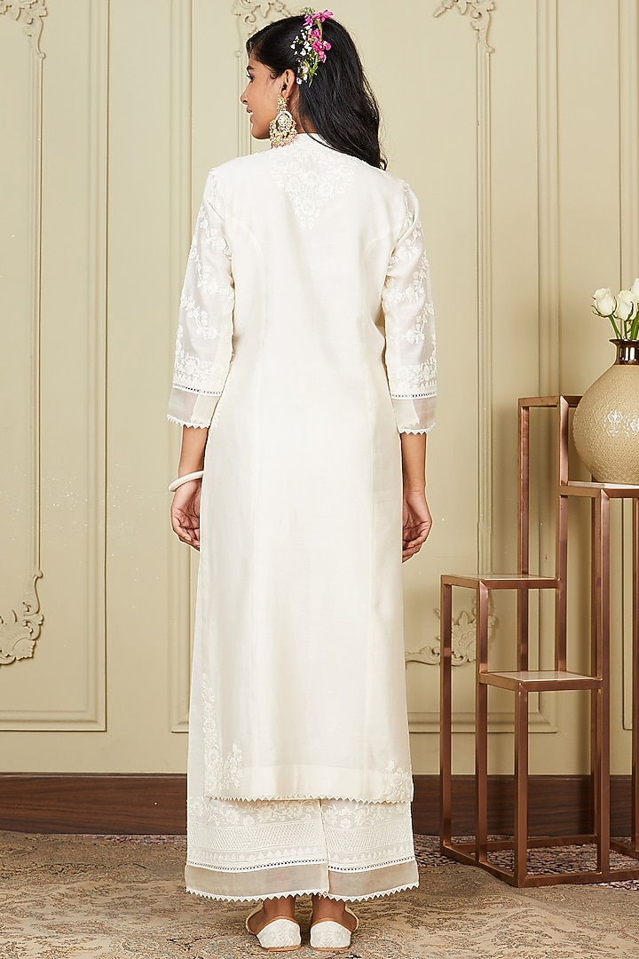 Ivory Embroidered Kurta Set by Sheetal Batra at Pernia's Pop Up Shop