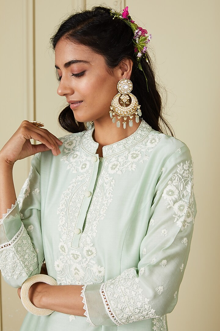 Frosty Green Embroidered Kurta Set by Sheetal Batra at Pernia's Pop Up Shop