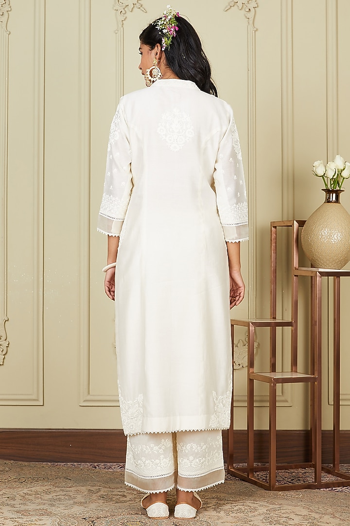 Ivory Silk Embroidered Kurta Set by Sheetal Batra at Pernia's Pop Up Shop