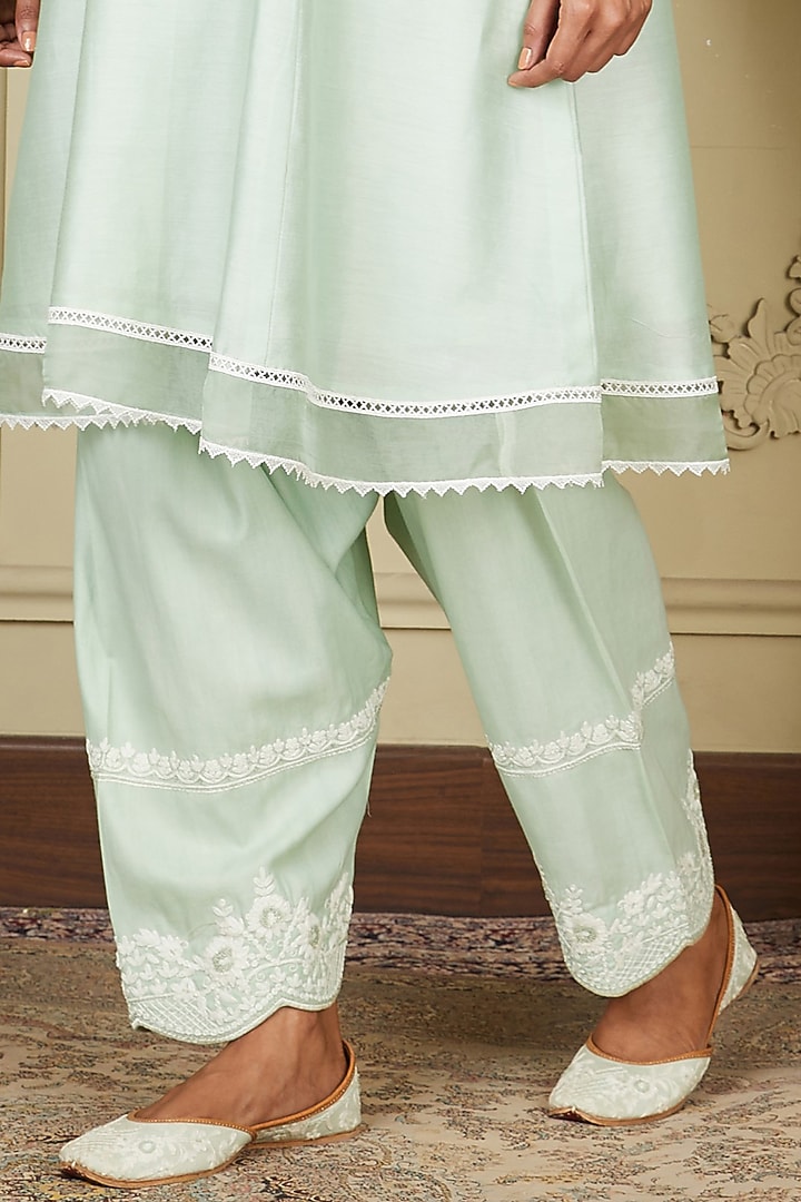 Frosty Green A-line Short Kurta Set by Sheetal Batra at Pernia's Pop Up Shop
