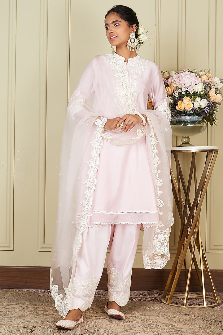 Pearl Blush A-line Short Kurta Set by Sheetal Batra at Pernia's Pop Up Shop