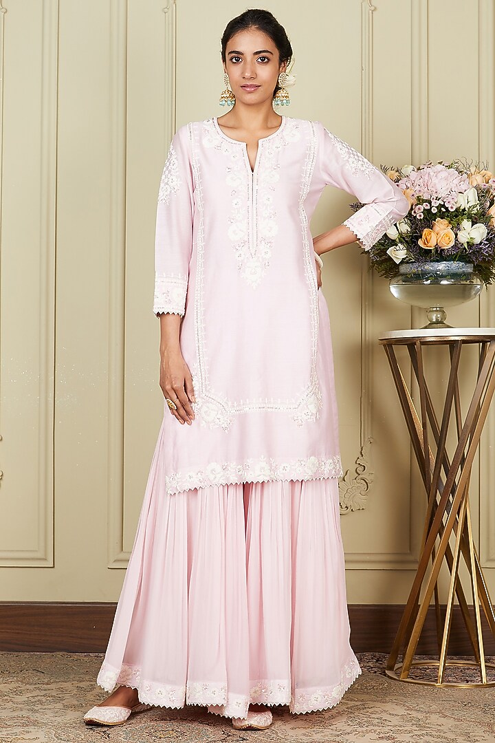 Pearl Blush Embroidered Gharara Set by Sheetal Batra at Pernia's Pop Up Shop