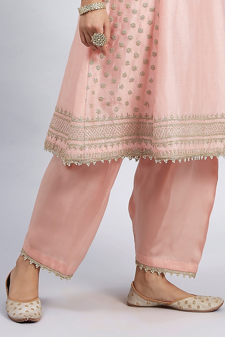 Carnation Pink Chanderi Silk Kashmiri Tilla Embroidered Kurta Set by Sheetal Batra at Pernia's Pop Up Shop