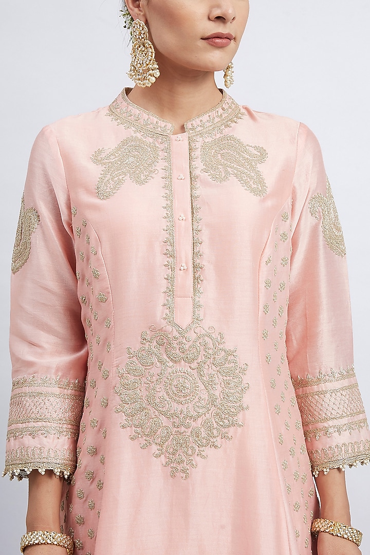 Carnation Pink Chanderi Silk Kashmiri Tilla Embroidered Kurta Set by Sheetal Batra at Pernia's Pop Up Shop