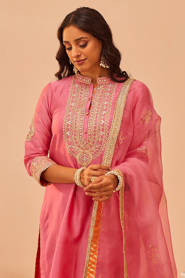 Flamingo Pink Silk Chanderi Embroidered Kurta Set by Sheetal Batra at Pernia's Pop Up Shop