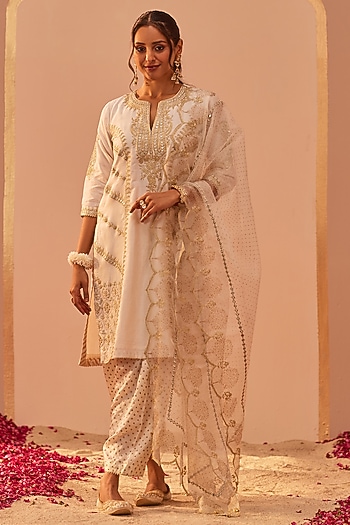 Daisy Ivory Silk Chanderi Printed & Embroidered Kurta Set by Sheetal Batra at Pernia's Pop Up Shop