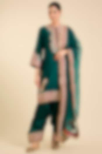 Emerald Green Silk Chanderi Embroidered Kurta Set by Sheetal Batra at Pernia's Pop Up Shop