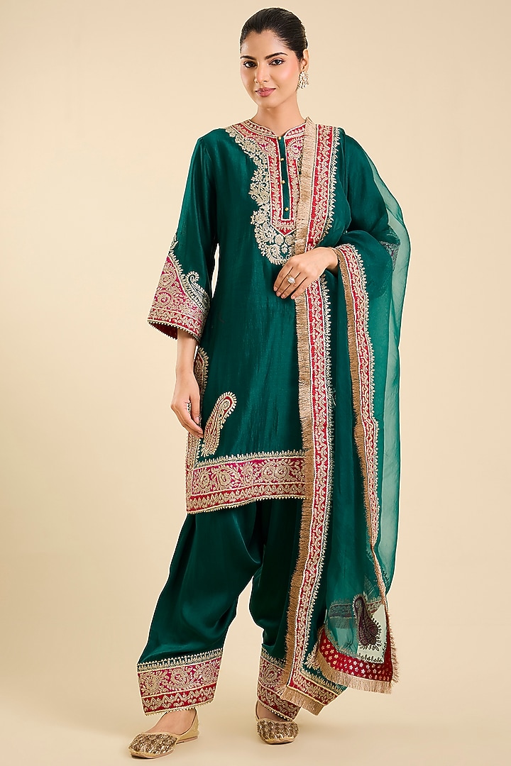 Emerald Green Silk Chanderi Embroidered Kurta Set by Sheetal Batra at Pernia's Pop Up Shop
