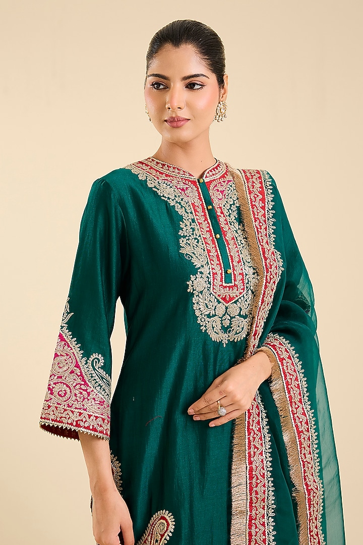 Emerald Green Silk Chanderi Embroidered Kurta Set by Sheetal Batra at Pernia's Pop Up Shop