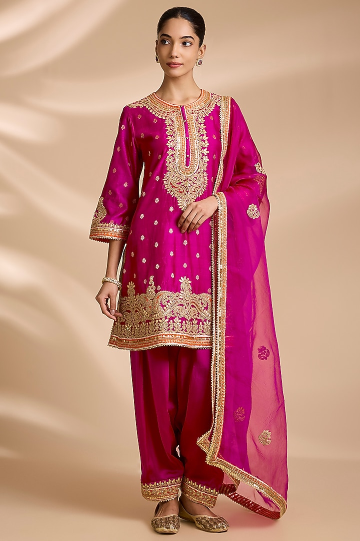 Hot Pink Pure Silk Banarasi Sequin Embroidered Kurta Set by Sheetal Batra at Pernia's Pop Up Shop