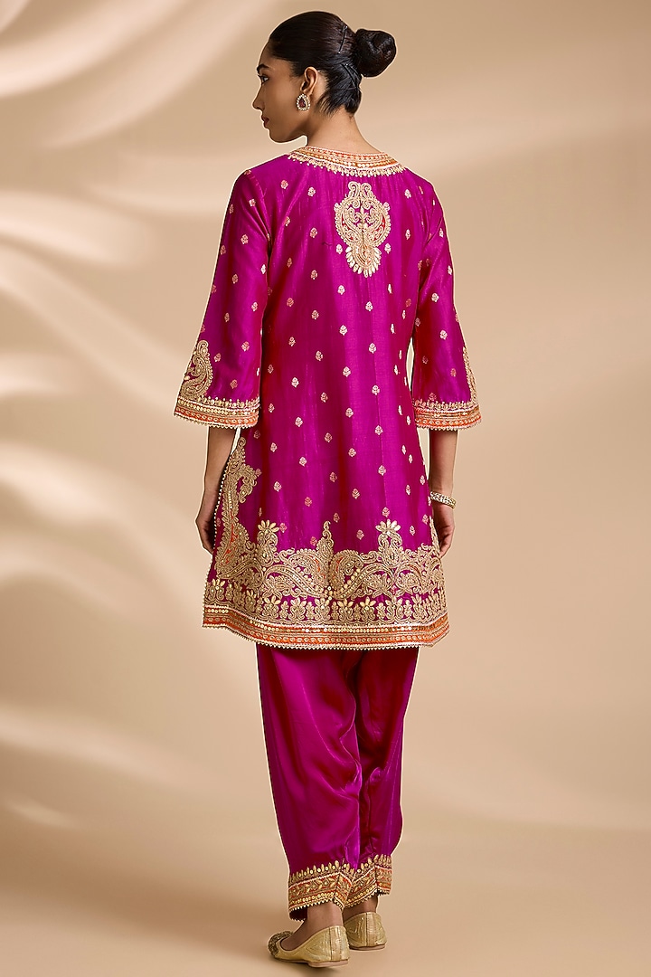 Hot Pink Pure Silk Banarasi Sequin Embroidered Kurta Set by Sheetal Batra at Pernia's Pop Up Shop
